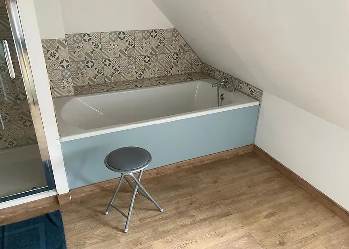 Le Sur Le Balai * Ecques