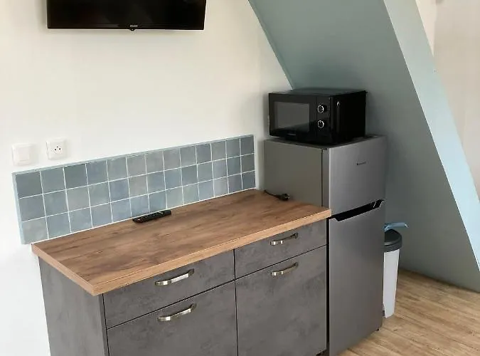 Le Sur Le Balai * Ecques